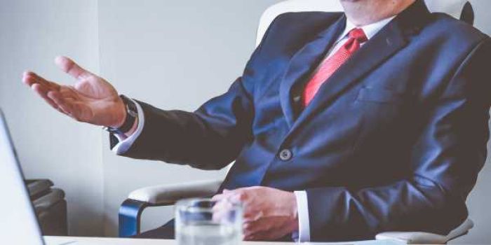 Người mệnh Tích Lịch Hoả thích thử thách và vượt qua giới hạn của bạn thân