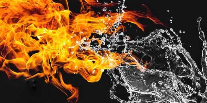 <span id='nap-am-tich-lich-hoa-khac-voi-nap-am-gi'></span>Nạp âm Tích Lịch Hỏa khắc với nạp âm gì?