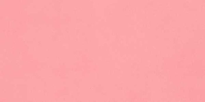 Người mệnh Tích Lịch Hoả hợp với màu xanh lá cây, đỏ, hồng và tím