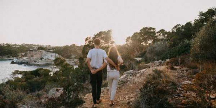 Người mệnh Đại Trạch Thổ thích trải nghiệm lãng mạn và bất ngờ trong tình yêu