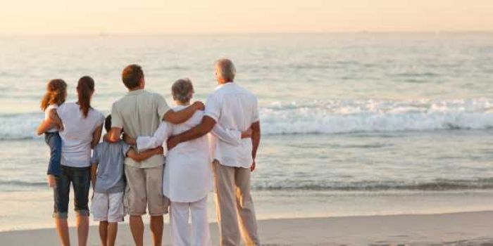 Người mang mệnh Phúc Đăng Hỏa luôn chăm sóc và hết lòng giúp đỡ người thân