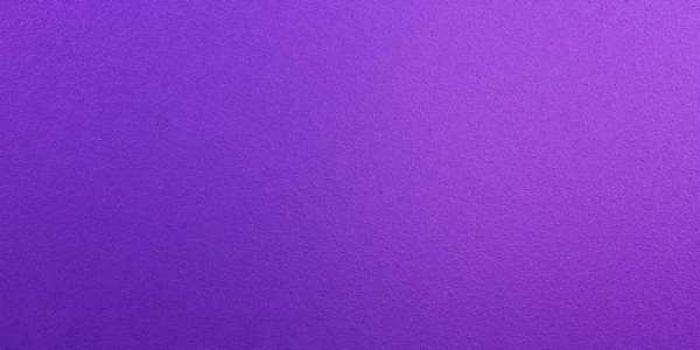 Người mệnh Sơn Hạ Hoả hợp với màu xanh lá cây, đỏ, hồng, tím, xám và trắng