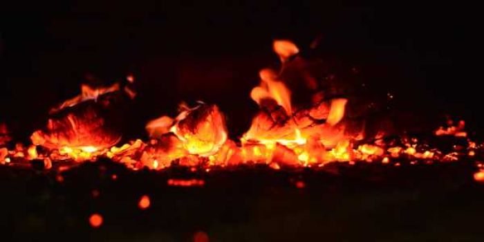 Lư Trung Hoả hợp mệnh Hoả