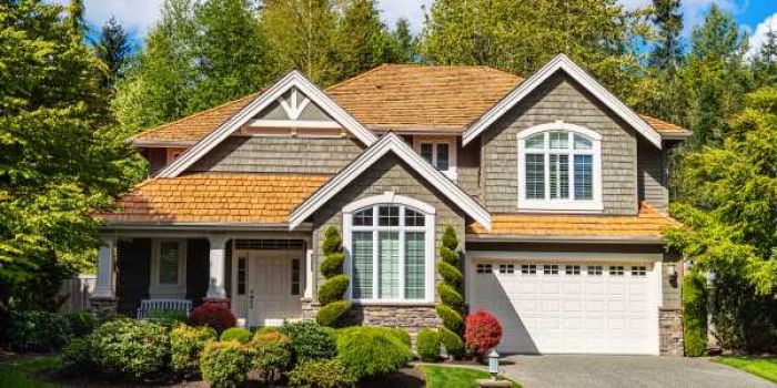 Người mệnh Đại Trạch Thổ hợp với hướng Đông và hướng Tây