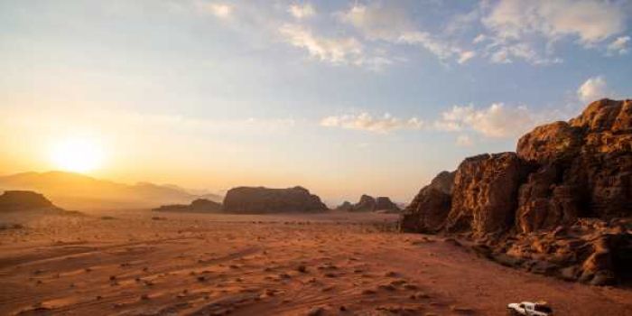 Người mệnh Thiên Hà Thủy hợp những người mệnh Thổ